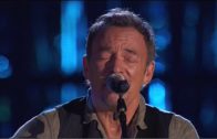Bruce Springsteen – Dancing In The Dark (acoustic live version) – The Concert For Valor